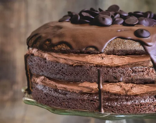 Tarta de ganache de chocolate de tres capas