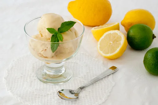 Helado de limón y queso mascarpone