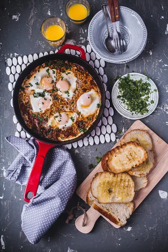 Indian Spiced Spinach Shakshuka