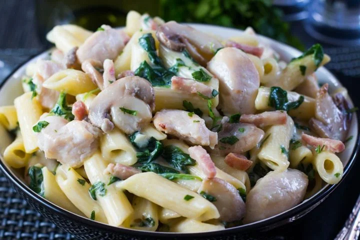 Creamy Chicken and Bacon Pasta