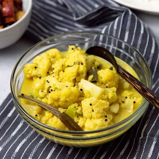 Sri Lankan Creamy Cauliflower Curry (Mild Curry)