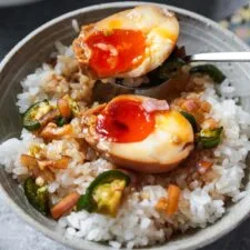 Huevos marinados coreanos