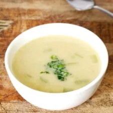 Sopa cremosa de patata y apio