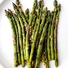 Sauteed Asparagus With Garlic and Oyster Sauce