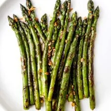 Sauteed Asparagus With Garlic and Oyster Sauce