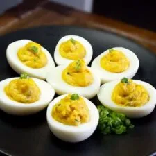 Receta de huevos rellenos con wasabi