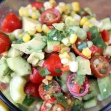 Salada arco-íris de verão