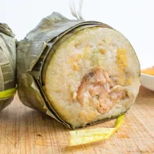 Banana sticky rice cake