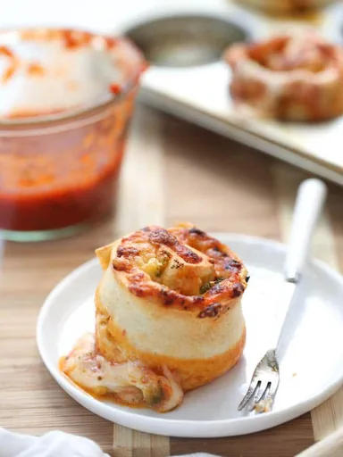 Rollitos de pizza rellenos