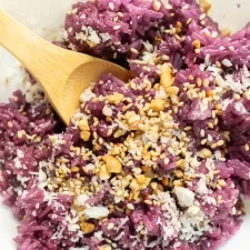 Xoi La Cam en arrocera (arroz glutinoso dulce morado vietnamita)
