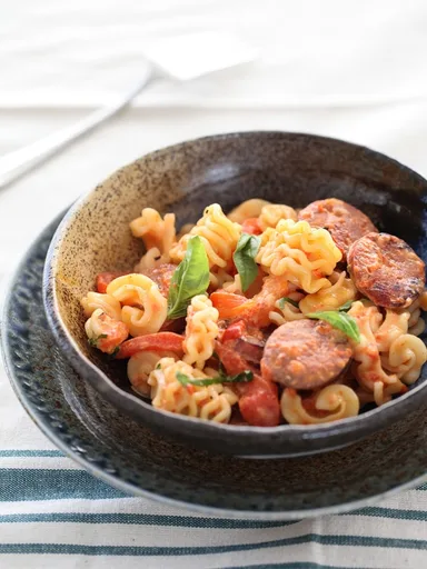 Creamy Roasted Red Pepper and Chicken Sausage Pasta