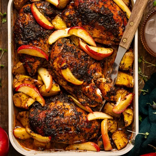 Pechugas de pollo al horno con manzana, miel y Dijon