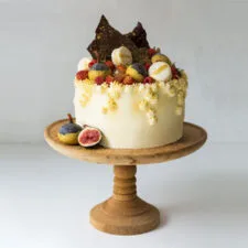 Bizcocho de naranja con crema de mantequilla y limón