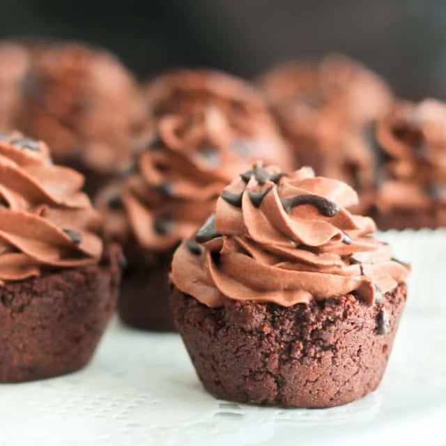 Mini Chocolate Cookie Tarts