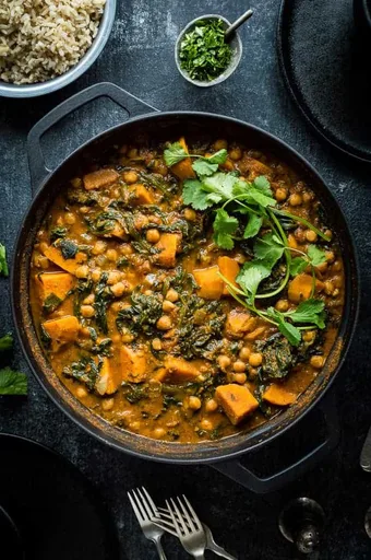 Chickpea, Sweet Potato And Spinach Curry (Vegan)