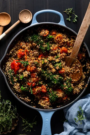Sartén de quinoa picante con verduras