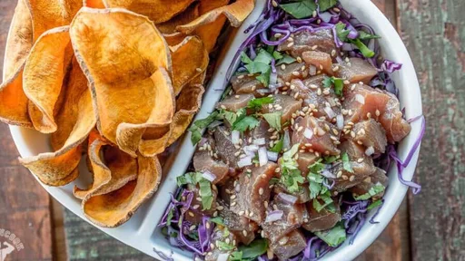 Patatas fritas y poke