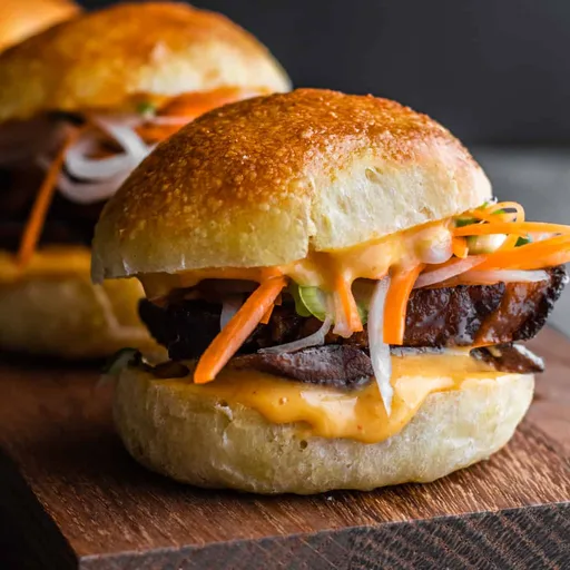 Mini bocadillos de panceta de cerdo
