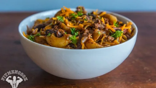 Hearty Quinoa Mac and Chilli