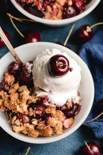 Cherry Crumble