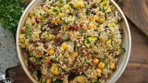 Arroz integral mediterráneo a la toscana