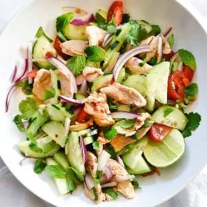 Ensalada tailandesa de pollo y pepino