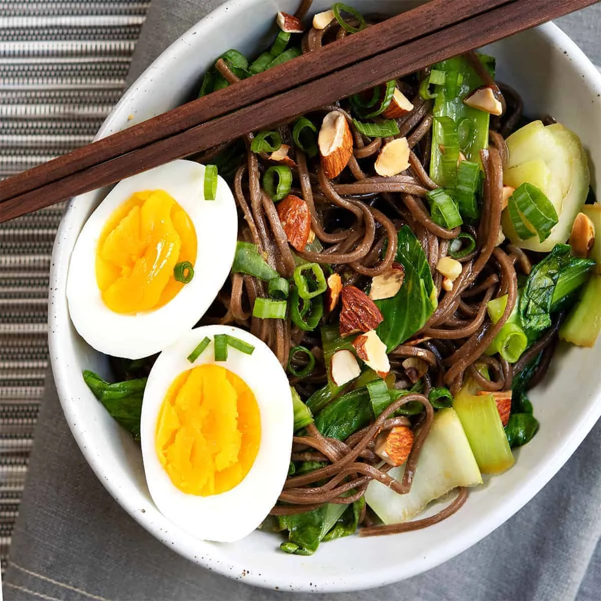 Bol de fideos soba