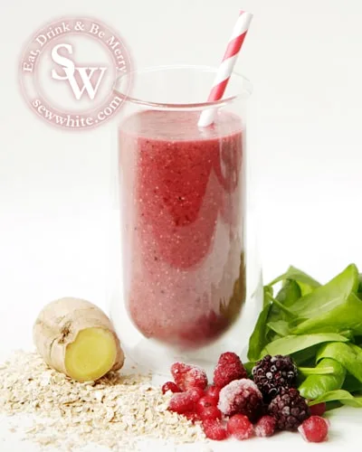 Frozen Berry & Spinach Smoothie with Coconut Water