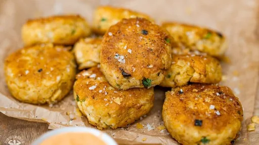 Potato Chip Crab Cakes