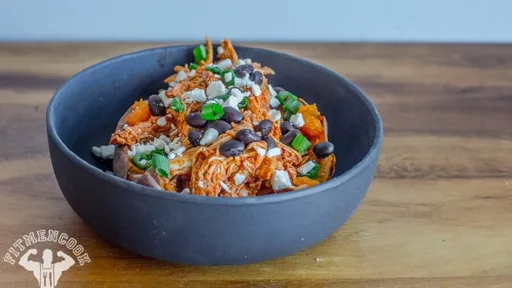 Truco de preparación de pollo desmenuzado y camote relleno