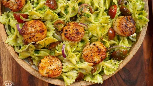 Scallops and Parsley Pesto Pasta (Farfalle)
