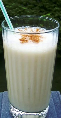 Colombian Banana Drink Recipe (Jugo de Banano en Leche)