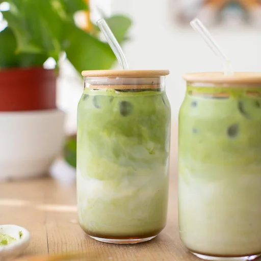 Matcha Latte Helado (¡Mejor que el de Starbucks!)