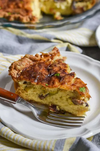 Quiche de champiñones y puerros con queso Gruyère