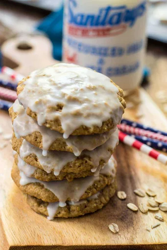 Old Fashioned Iced Oatmeal Cookies