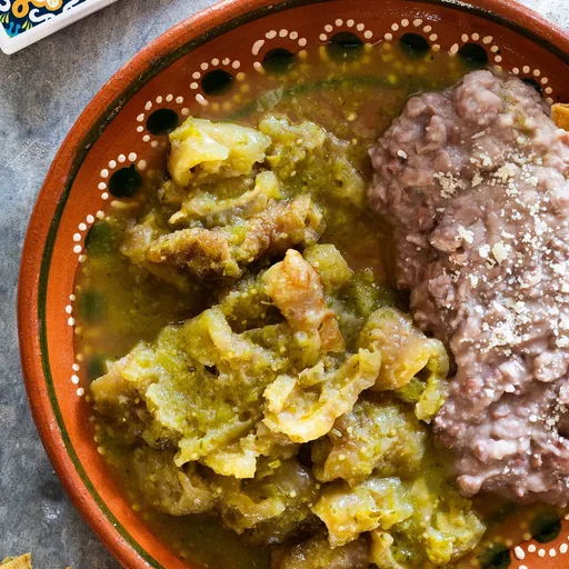 Chicharrón en salsa verde
