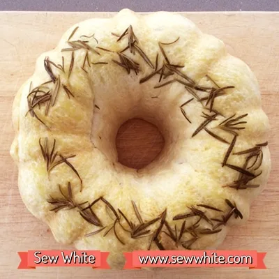 Pan de focaccia en molde Bundt