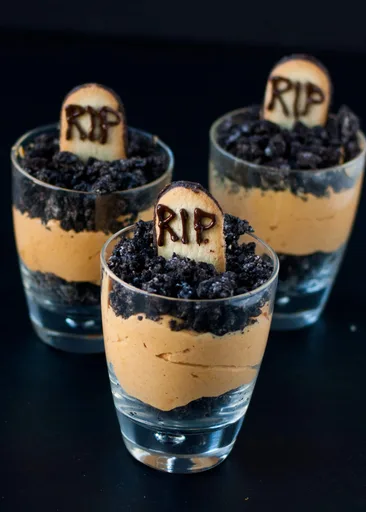 Pumpkin Dirt Pudding (Graveyard Parfaits)
