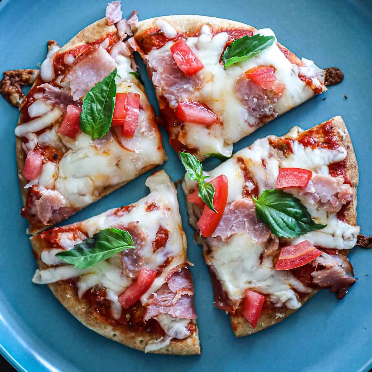Pizza sul pane pita