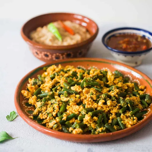 Ejotes con Huevo (green beans and eggs)