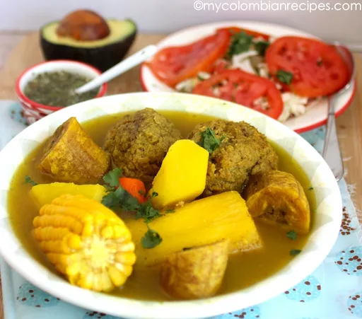 Receta de sopa colombiana de albóndigas