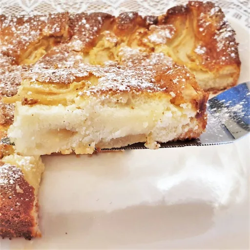 Fresh pear cream slice