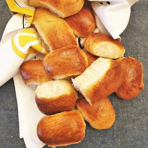 Homemade hot dog rolls (buns)