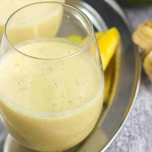 Batido de mango, plátano y piña