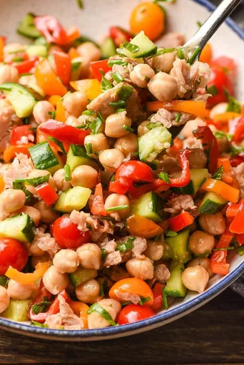Ensalada de atún y garbanzos