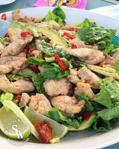 Ensalada de pollo picante y caramelizado