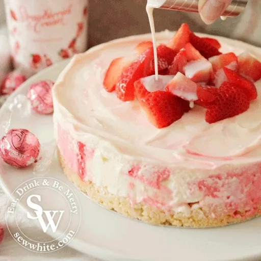 Tarta de queso de fresas y nata sin horno