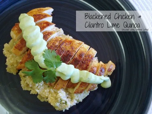 Pollo al estilo cajún con quinoa de cilantro y lima