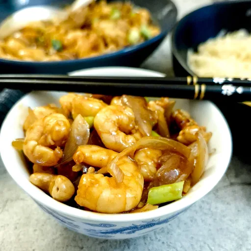 Langostinos Kung Pao con anacardos