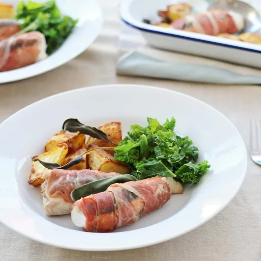 Minifiletes de Pavo Envueltos en Prosciutto con Relleno de Salchicha y Salvia